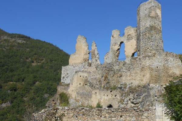 Château d’Usson-les-Bains à Rouze